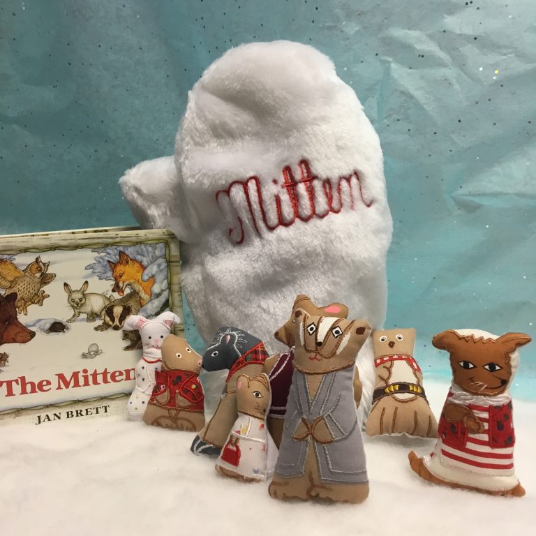 Storytelling Mitten with 8 Hand-puppets
